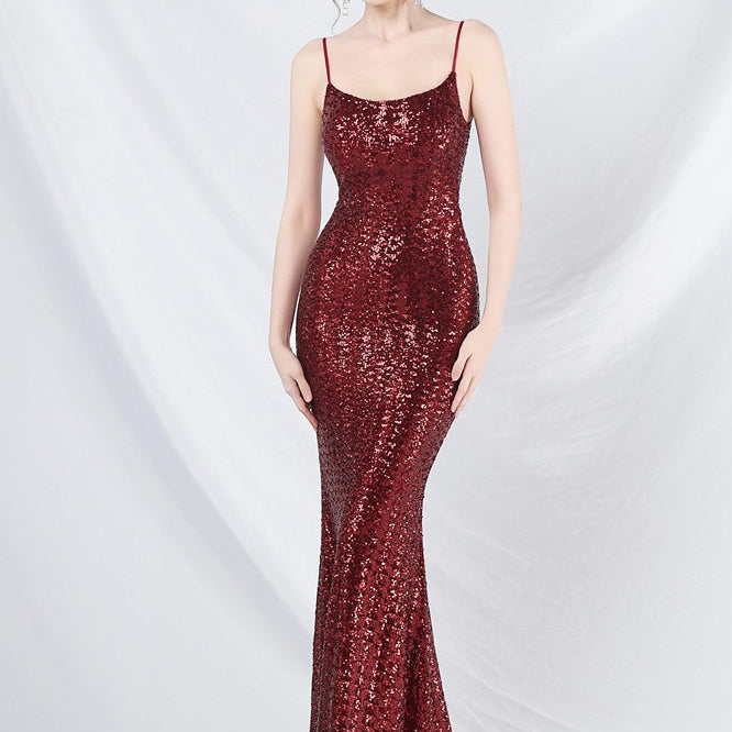 Elegante abito lungo con paillettes e canotta