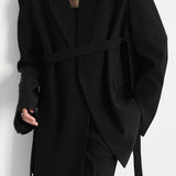 Blazer con cintura sulle spalle