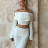 Completo due pezzi sexy con top corto a spalle scoperte e gonna a vita alta