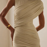 Mini abito aderente con fiocco davanti e nodo sul davanti