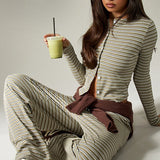 Set due pezzi con bottoni a righe e cordoncino