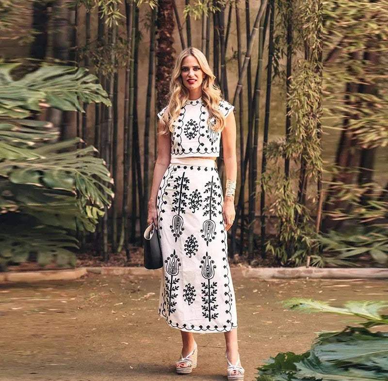 Completo da donna - Top corto ricamato a maniche corte + gonna avvolgente a vita alta