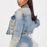 Completo due pezzi giacca e pantaloncini alla moda