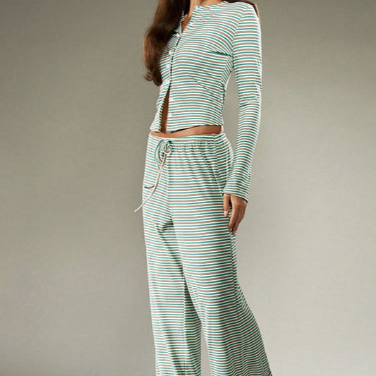 Set due pezzi con bottoni a righe e cordoncino