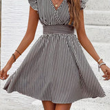 Abito da donna - Scollo incrociato - Maniche a balze - Vita aderente - Gonna svasata