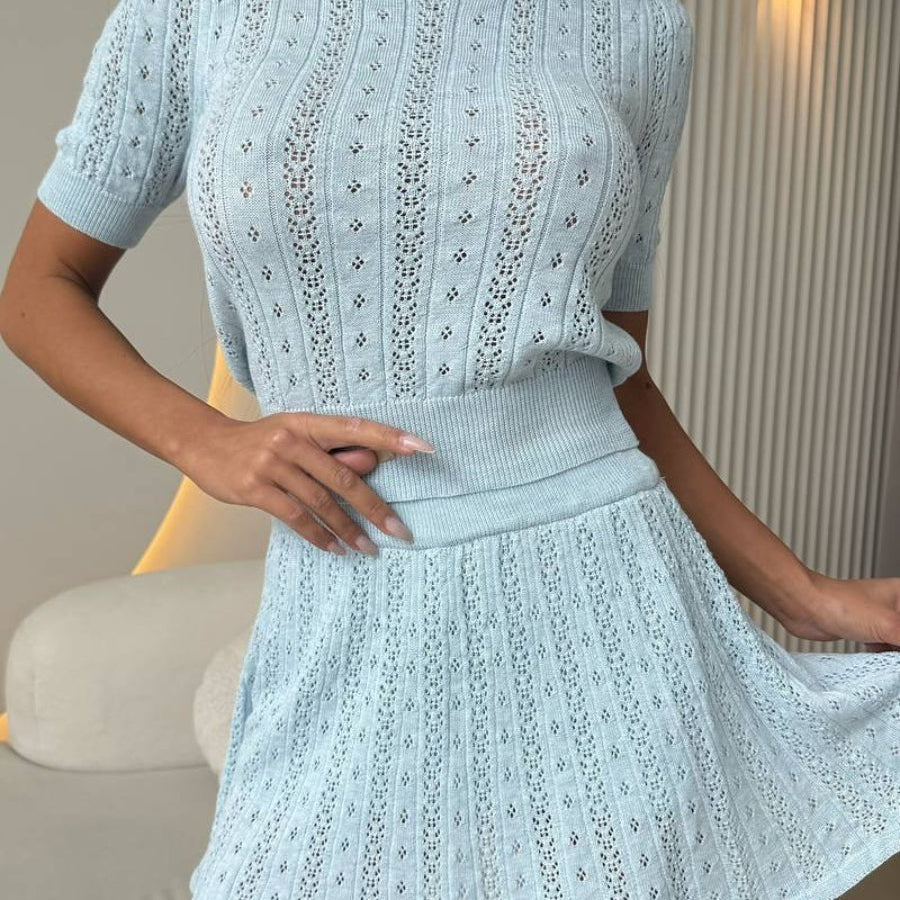 Completo gonna con scollo rotondo e taglio in maglia leggera e solida