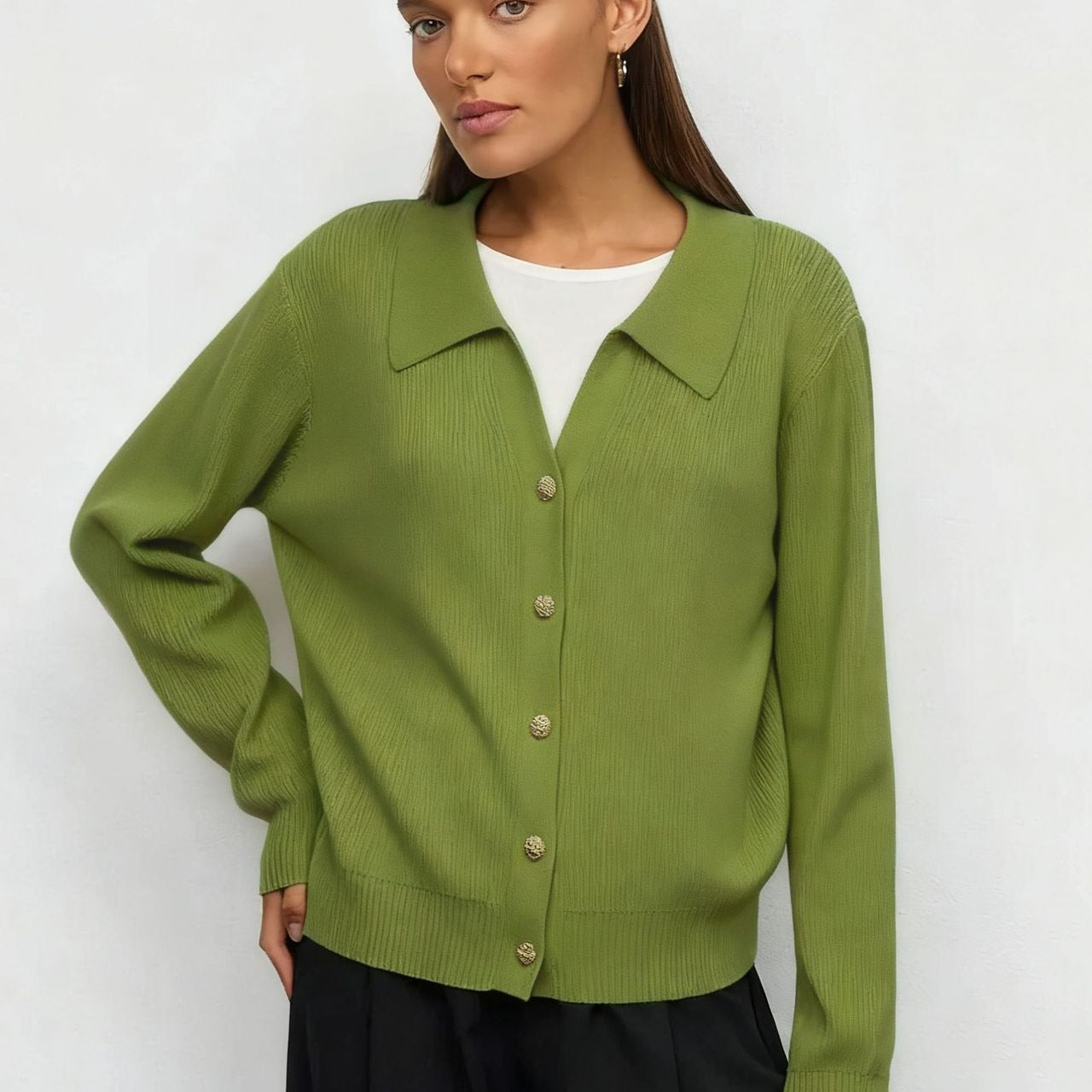 Cardigan con scollo a V e bottoni