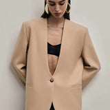 Blazer monopetto aderente con spalle regolari