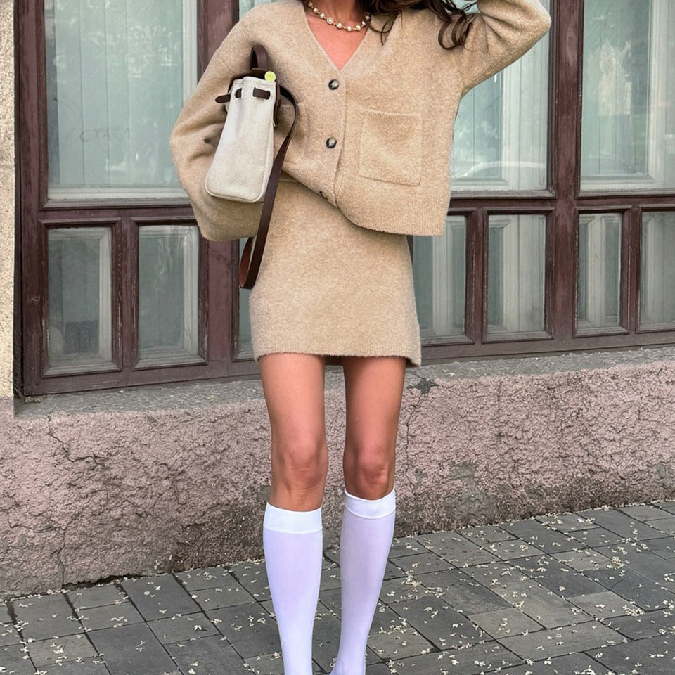 Completo due pezzi chic con gonna cardigan in tweed tinta unita