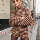 Completo due pezzi con giacca con zip e pantaloncini in pied de poule vintage