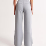 Pantaloni Lara: eleganti e comodi per uno stile disinvolto