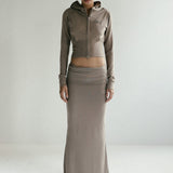 Felpa con cappuccio ricamata e corta con cerniera