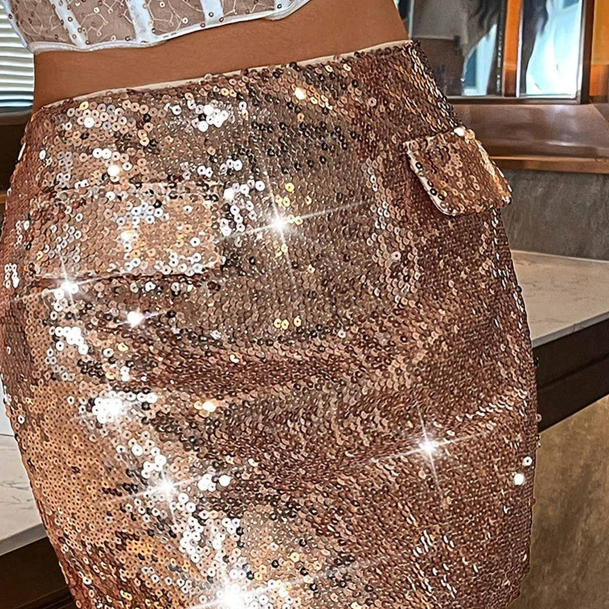 Minigonna aderente con paillettes