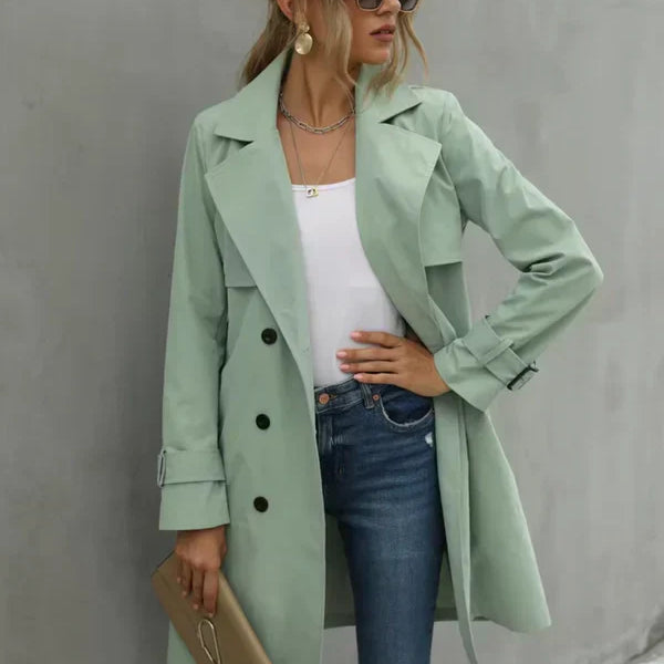 Trench da donna – Taglio classico – Doppiopetto – Collo sartoriale – Lunghezza media