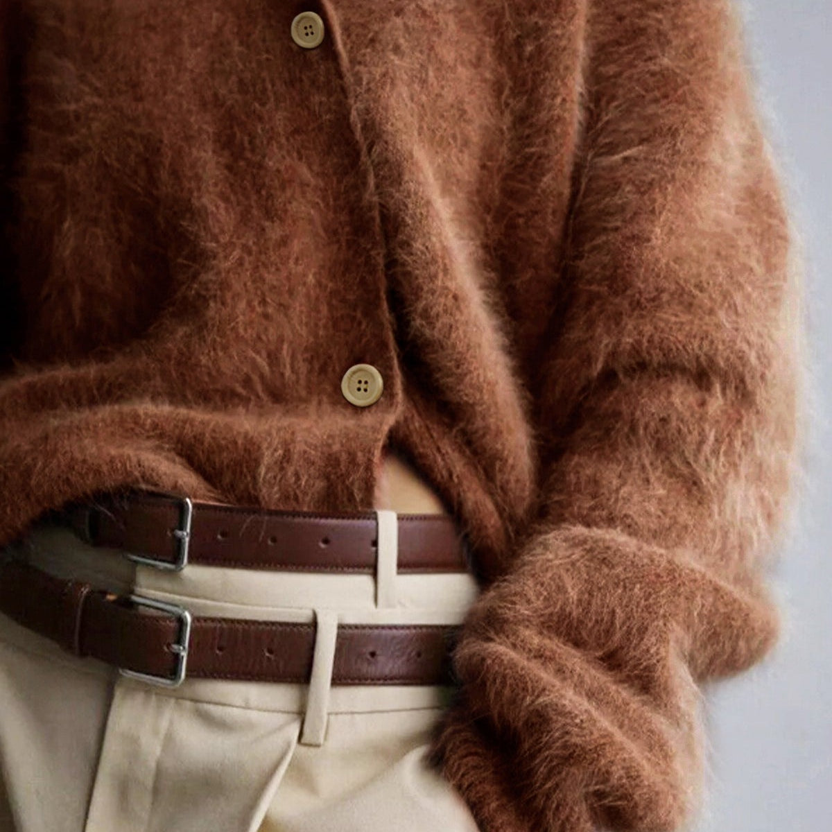 Cardigan a maniche lunghe con bottoni e scollo a V