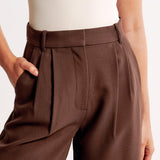 Pantaloni Lara: eleganti e comodi per uno stile disinvolto