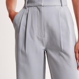 Pantaloni Lara: eleganti e comodi per uno stile disinvolto