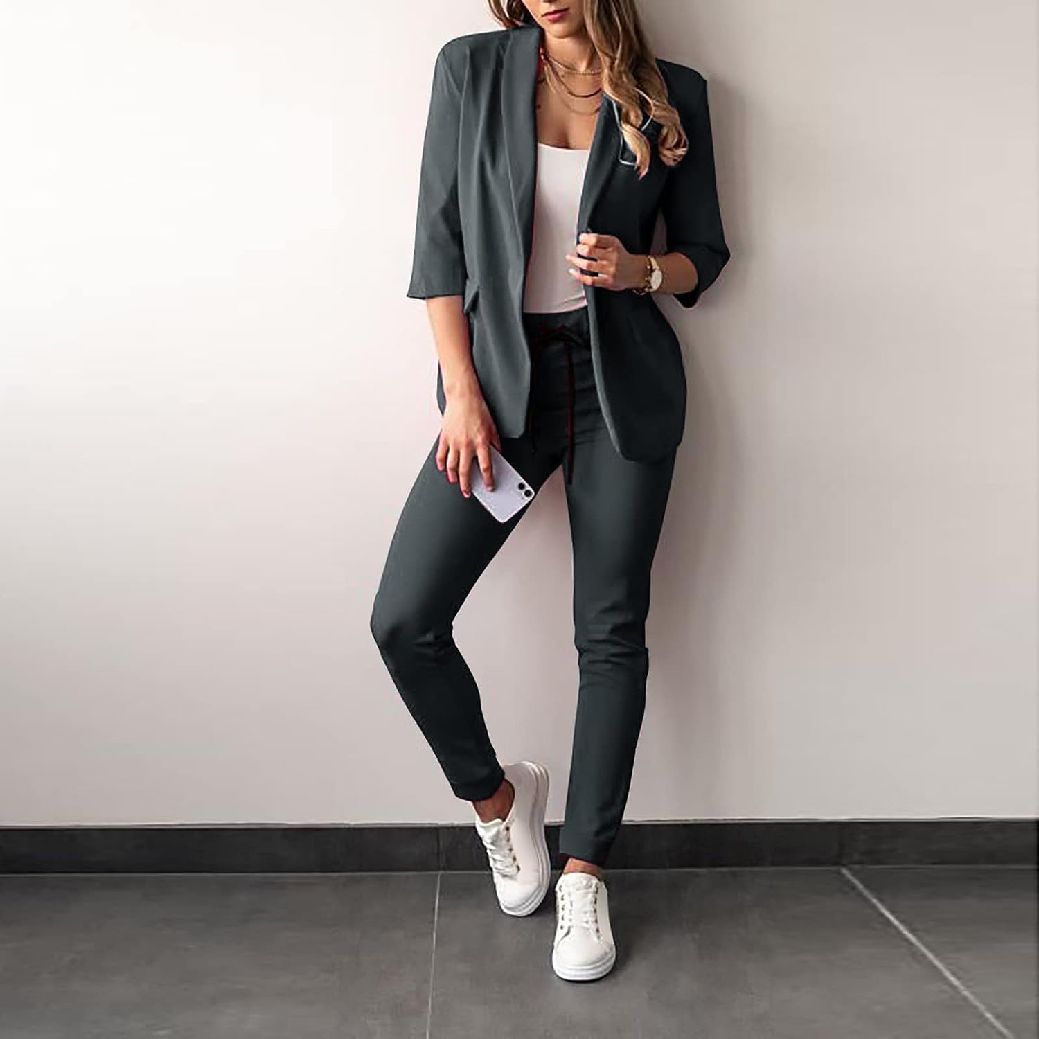 Completo da donna – Blazer aderente con maniche a 3/4 – Pantaloni slim fit – Tessuto di alta qualità