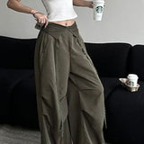 Pantaloni cargo con bottoni e risvolti in stile retrò Y2K