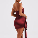 Abito da festa midi aderente senza spalline