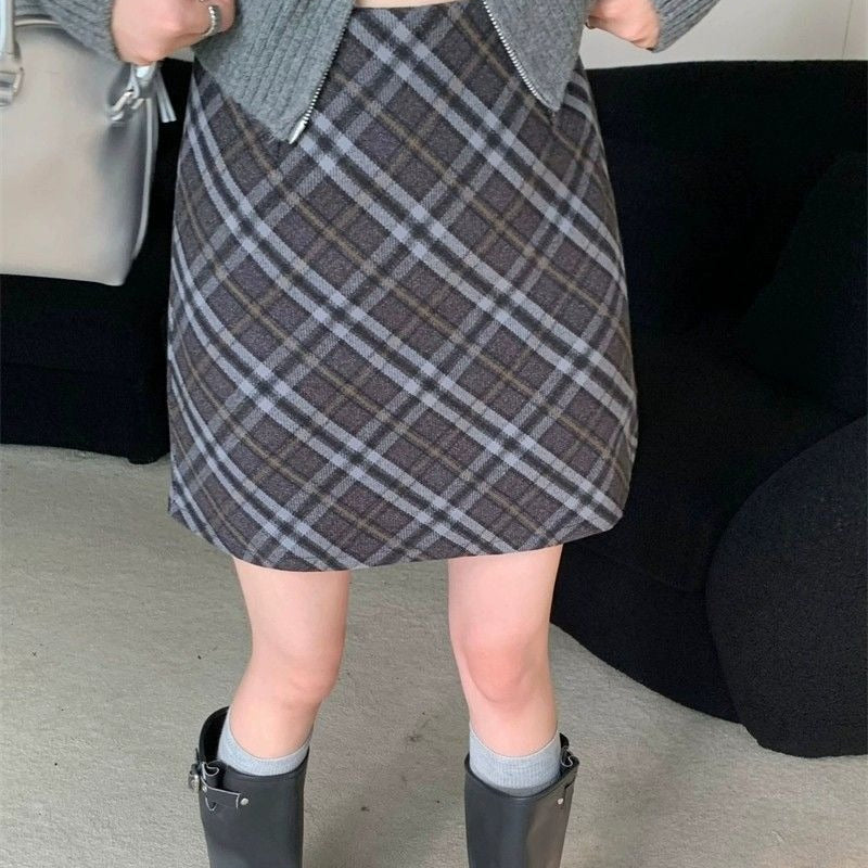 Gonna corta aderente a vita alta in tweed scozzese vintage