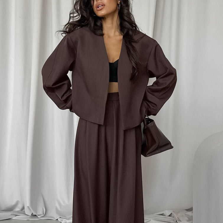 Completo due pezzi affusolato con cardigan scollo a V