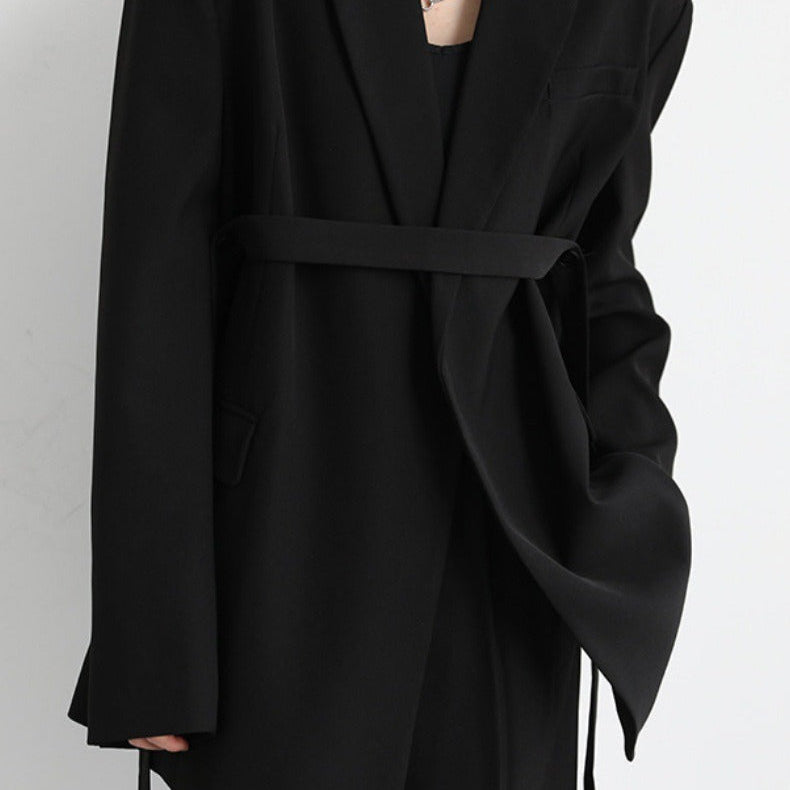 Blazer con cintura sulle spalle