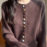 Cardigan in velluto tinta unita con bottoni colorati