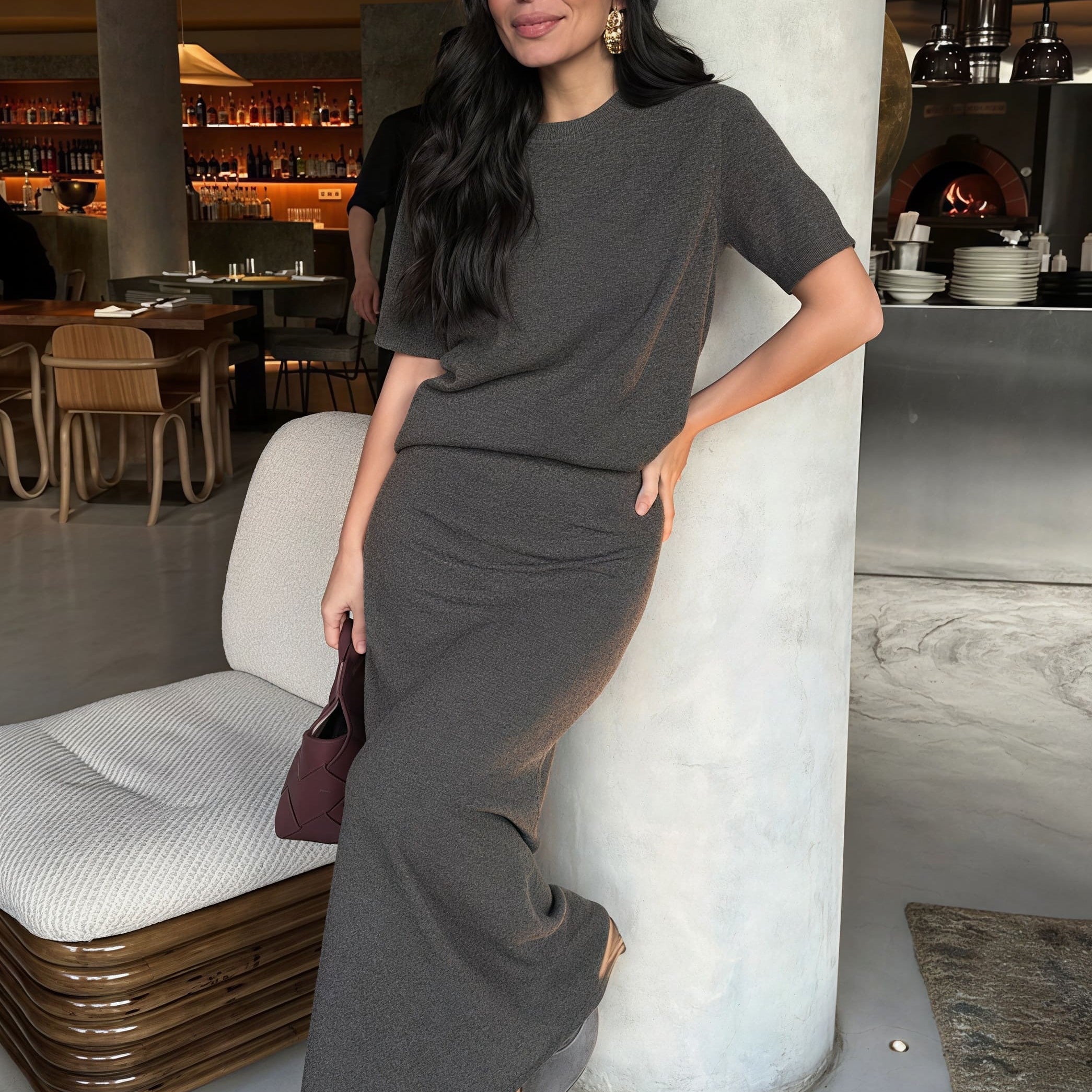 Completo gonna a maniche corte in maglia minimalista