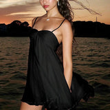 Mini abito in chiffon fluido con spalle scoperte