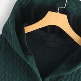 Giacca trapuntata con cappuccio comoda, elegante e pratica per le donne