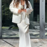 Completo da ufficio in due pezzi con gonna a maniche lunghe in raso bianco