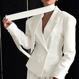 Blazer corto con vita stretta