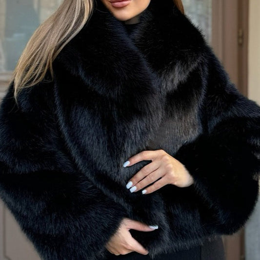 Cappotto di pelliccia corto in tinta unita