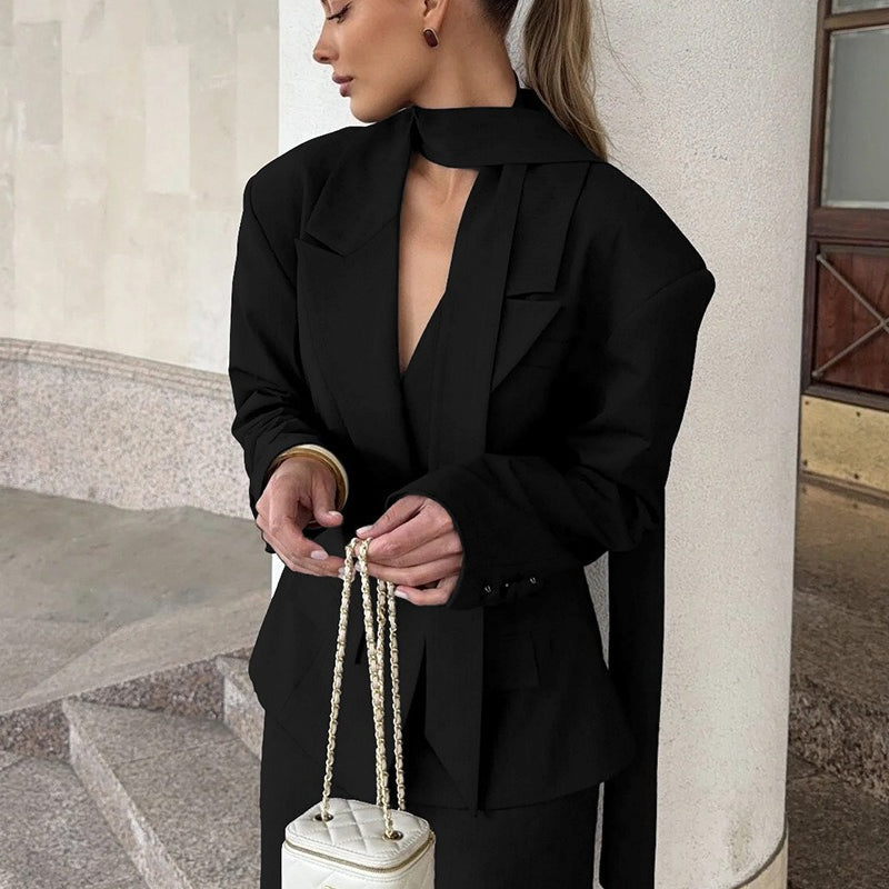 Blazer corto con vita stretta