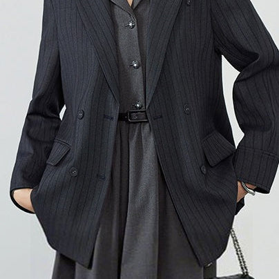 Elegante blazer a righe con tacca