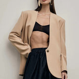 Blazer monopetto aderente con spalle regolari