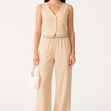 Completo da donna: gilet e pantaloni a gamba larga – taglio aderente – dettagli in pizzo – tessuto traspirante