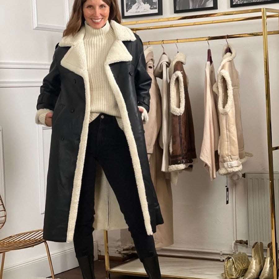 Elegante, caldo e sofisticato cappotto di pelle di pecora di lusso per donna