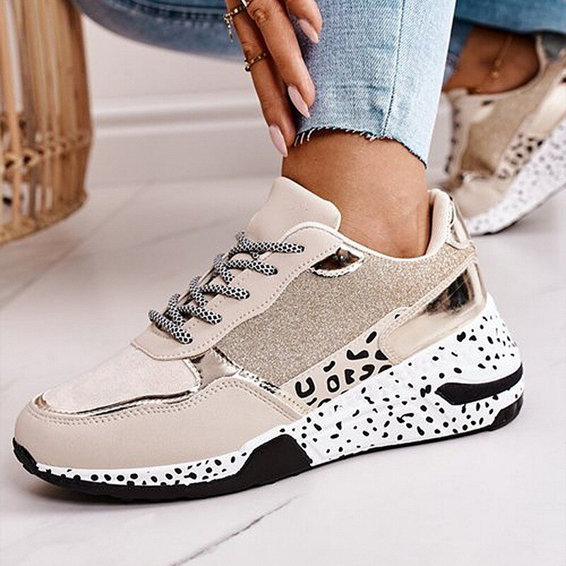 Sneakers basse da donna – Suola spessa – Stampa animalier – Dettagli riflettenti