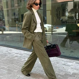 Completo da ufficio in due pezzi con blazer con revers e pantaloni a maniche lunghe