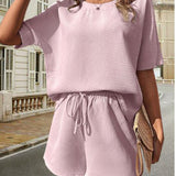 Completo casual da donna - Top a maniche corte con scollo rotondo + pantaloncini con elastico in vita