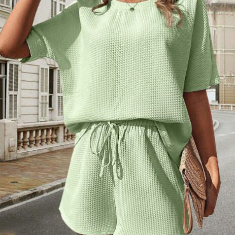 Completo casual da donna - Top a maniche corte con scollo rotondo + pantaloncini con elastico in vita