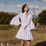 Abito da donna – Cotone leggero – Taglio a trapezio – Ricamo a occhielli – Maniche a sbuffo