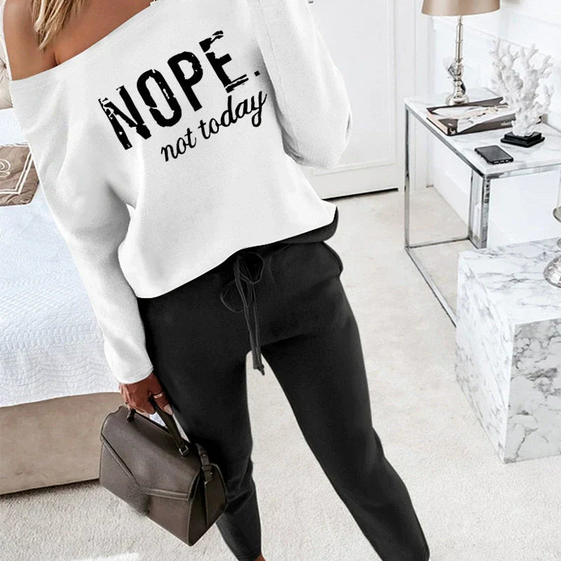 Completo due pezzi da donna - Tessuto in maglia morbida - Vestibilità comoda - Scollo a barca