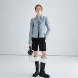 Giacca-camicia da donna – Taglio aderente – Allacciatura frontale – Maniche lunghe strutturate