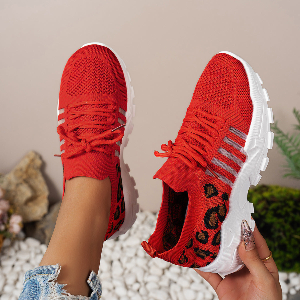 Sneakers da donna – Flyknit traspirante – Suola ondulata – Stampa leopardata – Basic