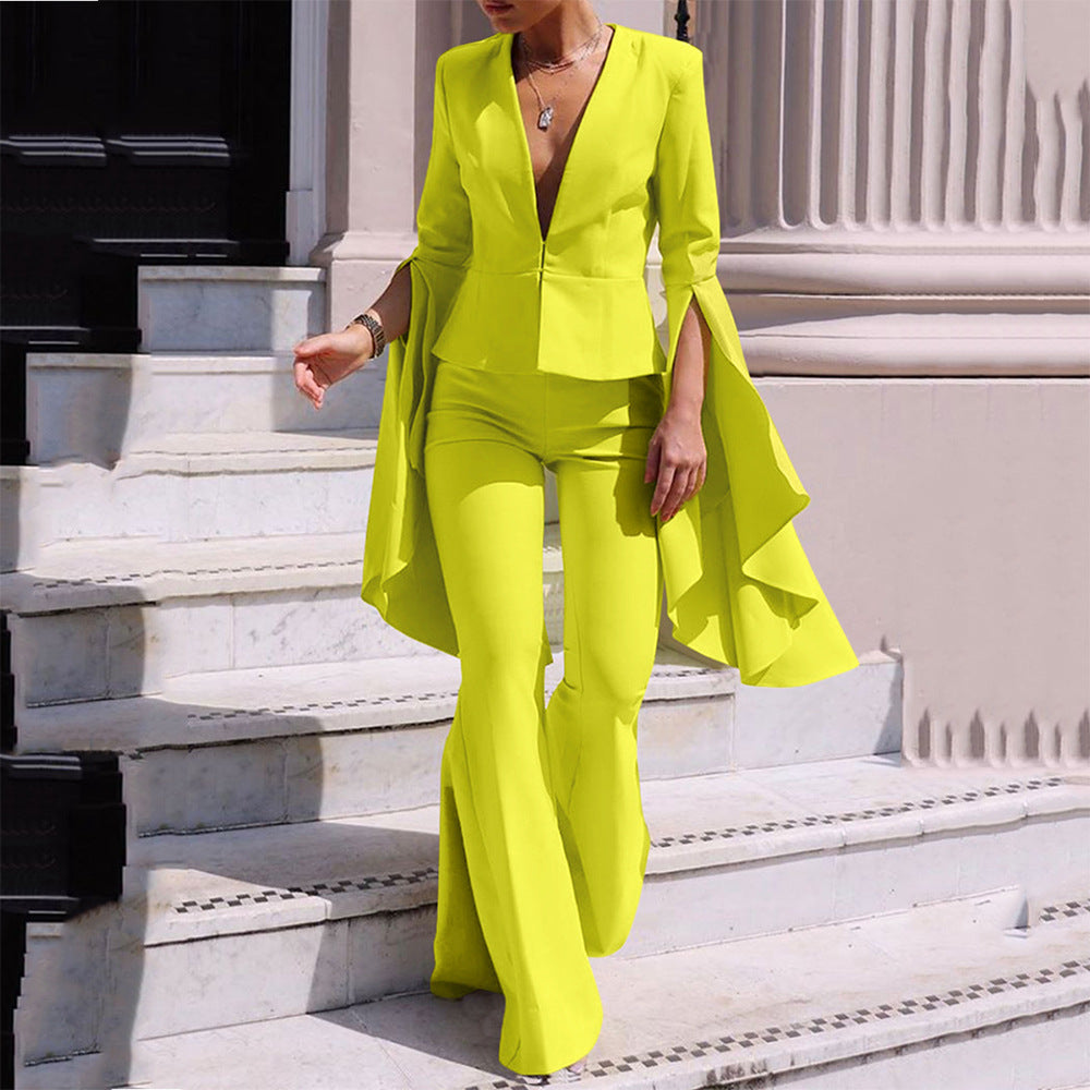 Tuta da donna – Tessuto elegante e fluido – Scollatura profonda – Maniche a mantella – Gambe svasate