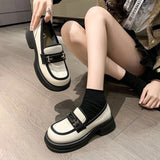 Mocassini da donna – Suola spessa – Dettagli in metallo – Finitura in pelle – Facili da infilare