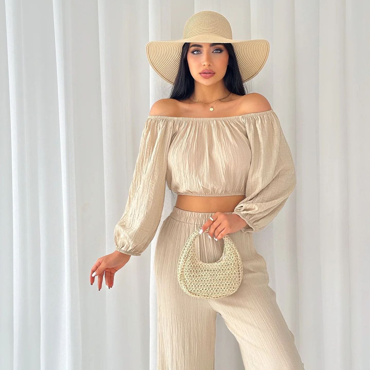 Completo due pezzi da donna – Top con spalle scoperte – Maniche lunghe – Pantaloni larghi a vita alta